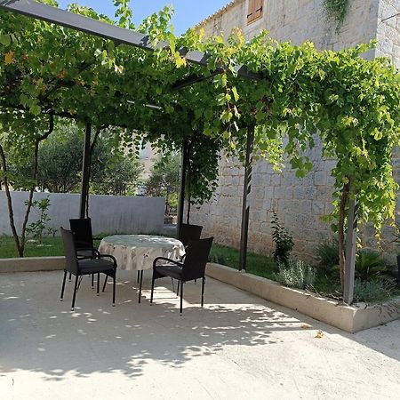 Apartmani Mara Kastela Ngoại thất bức ảnh