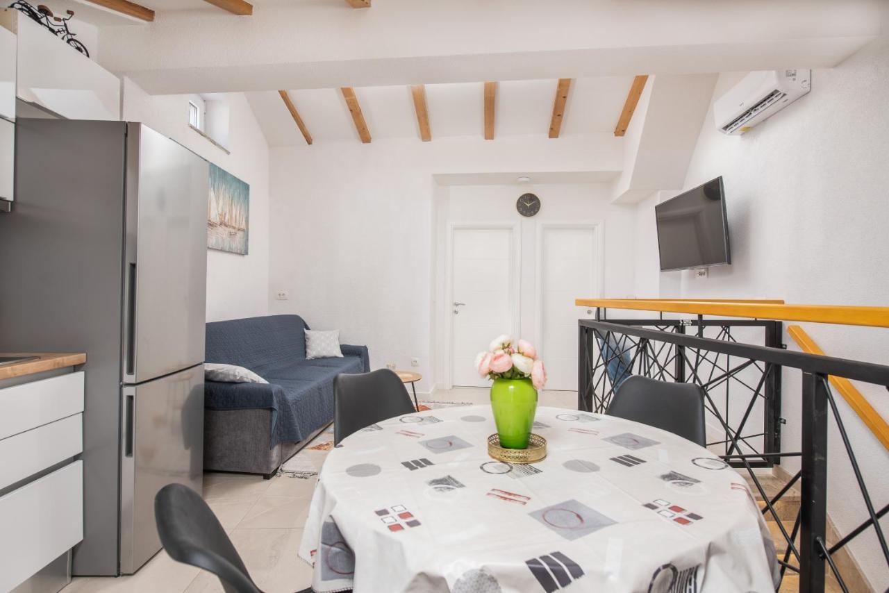 Apartmani Mara Kastela Ngoại thất bức ảnh