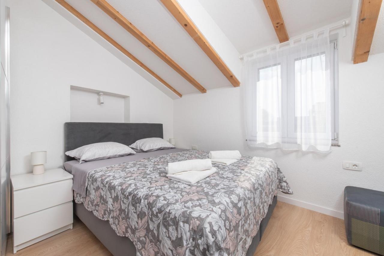 Apartmani Mara Kastela Ngoại thất bức ảnh