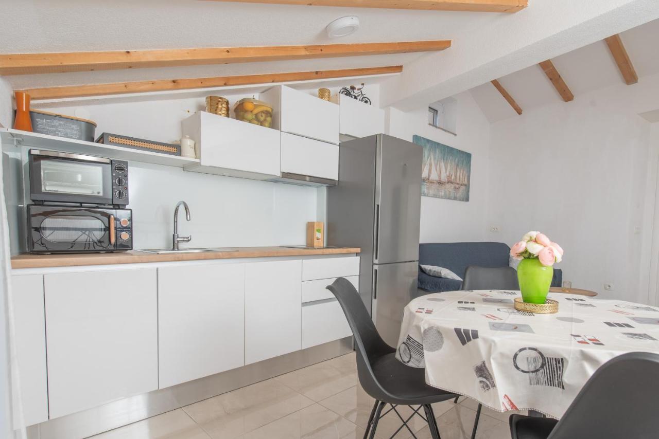 Apartmani Mara Kastela Ngoại thất bức ảnh