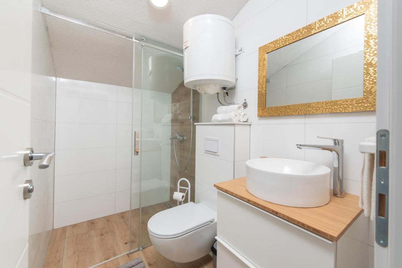 Apartmani Mara Kastela Ngoại thất bức ảnh
