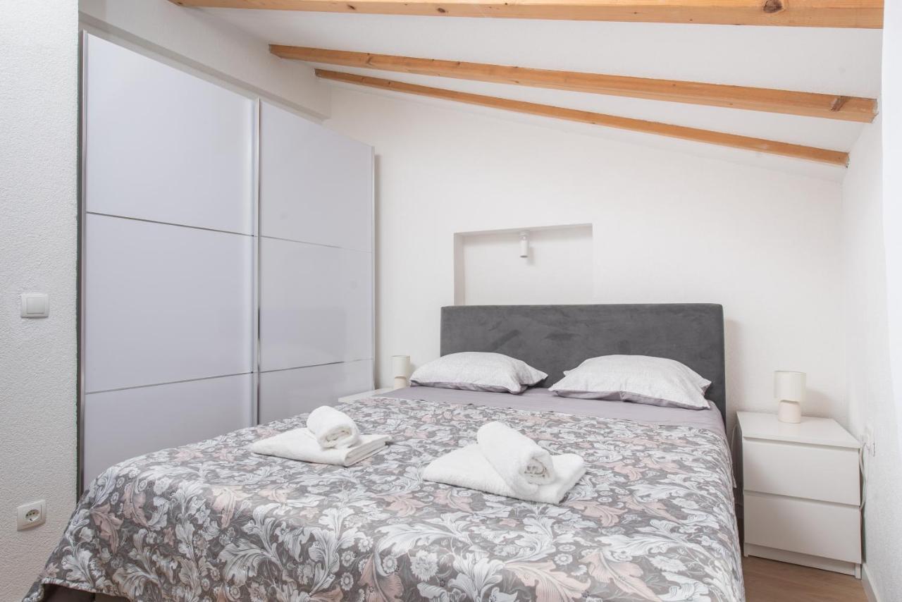 Apartmani Mara Kastela Ngoại thất bức ảnh