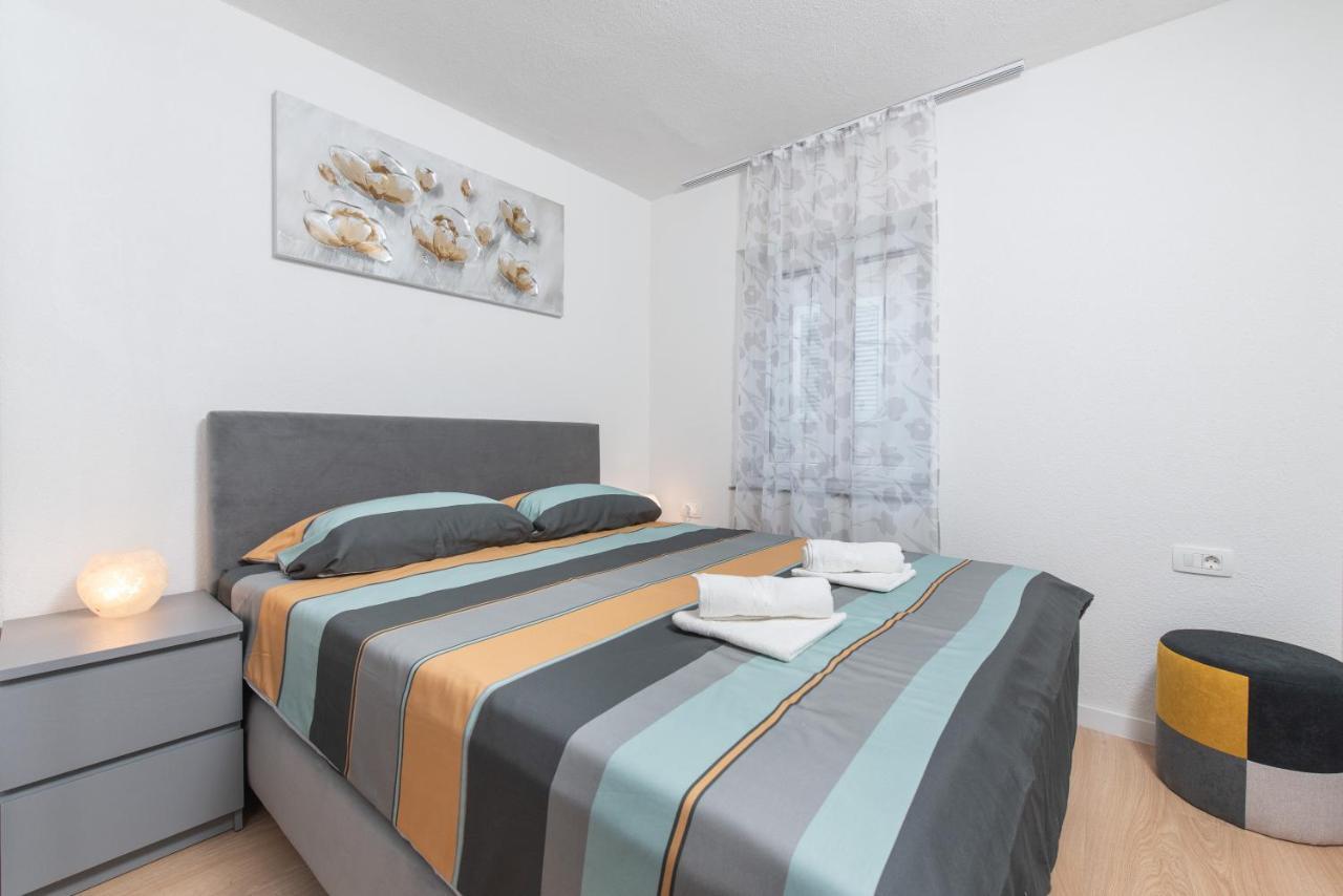 Apartmani Mara Kastela Ngoại thất bức ảnh