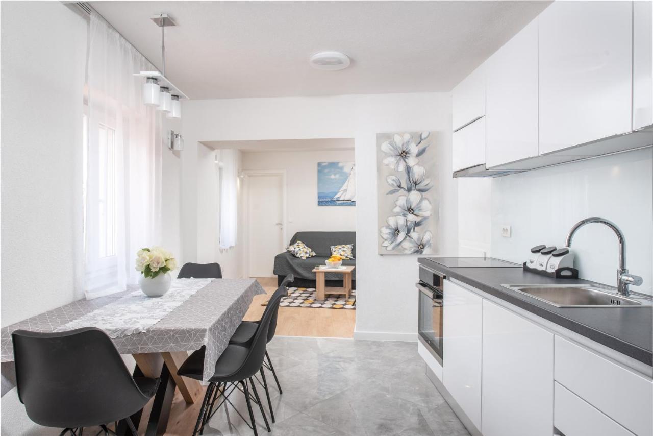 Apartmani Mara Kastela Ngoại thất bức ảnh