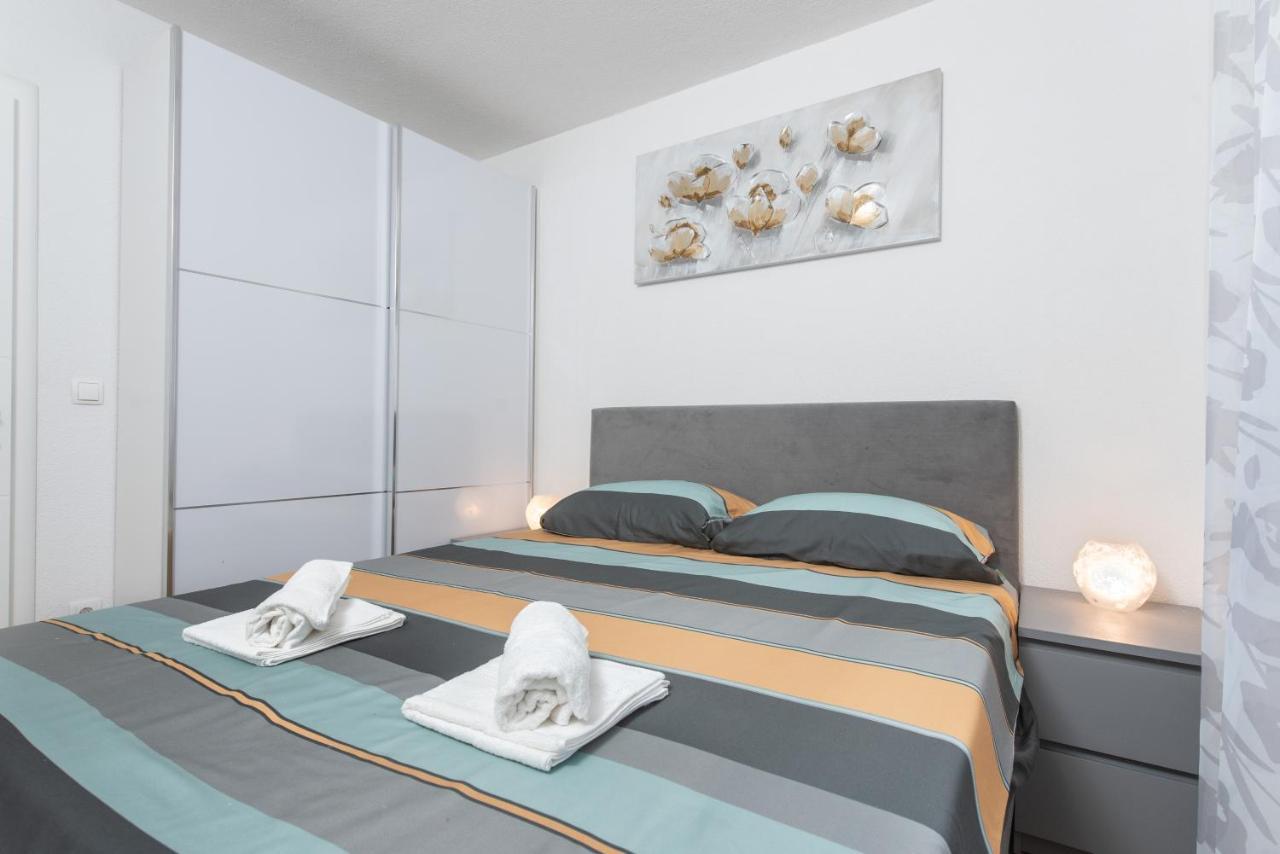 Apartmani Mara Kastela Ngoại thất bức ảnh