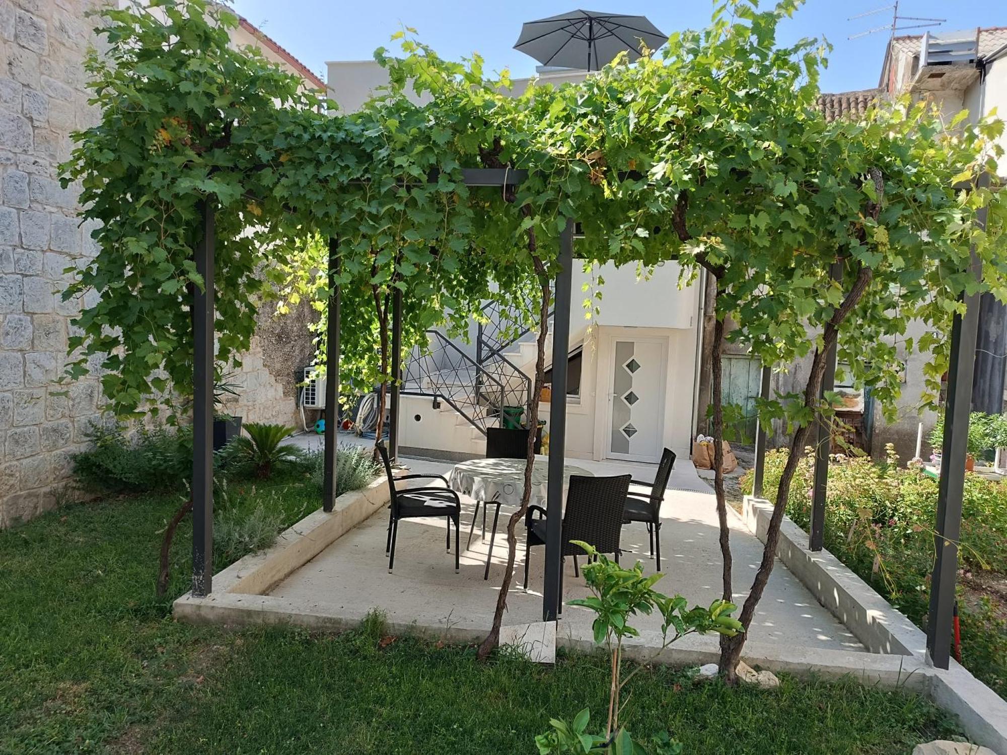 Apartmani Mara Kastela Ngoại thất bức ảnh